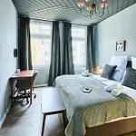 Olive - 3 Schlafzimmer - Zentral - Inkl Parken
